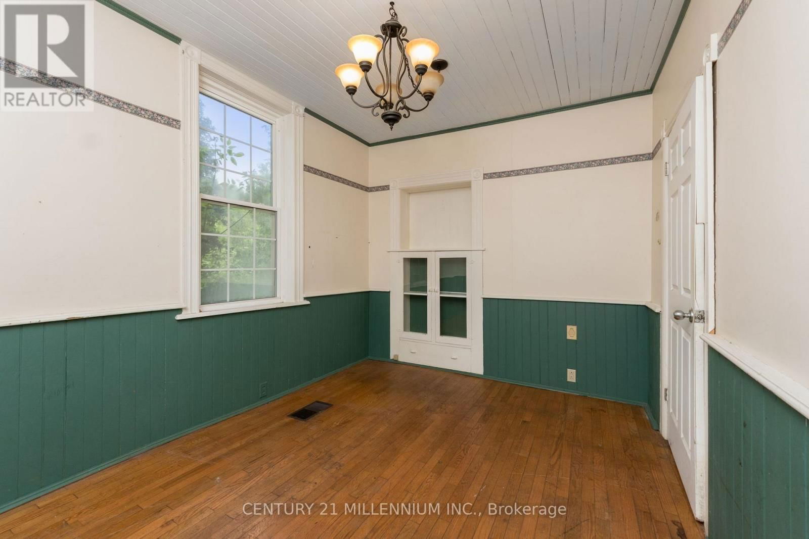 815 FORKS OF THE CREDIT ROAD Image 15