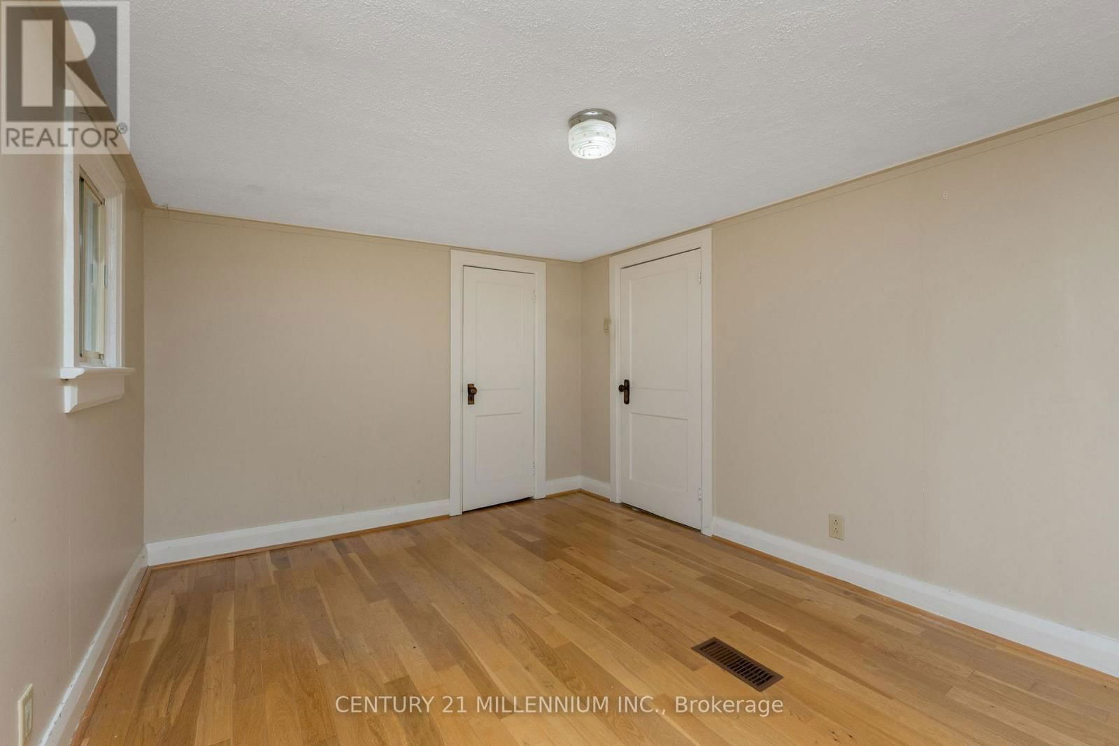 815 FORKS OF THE CREDIT ROAD Image 22