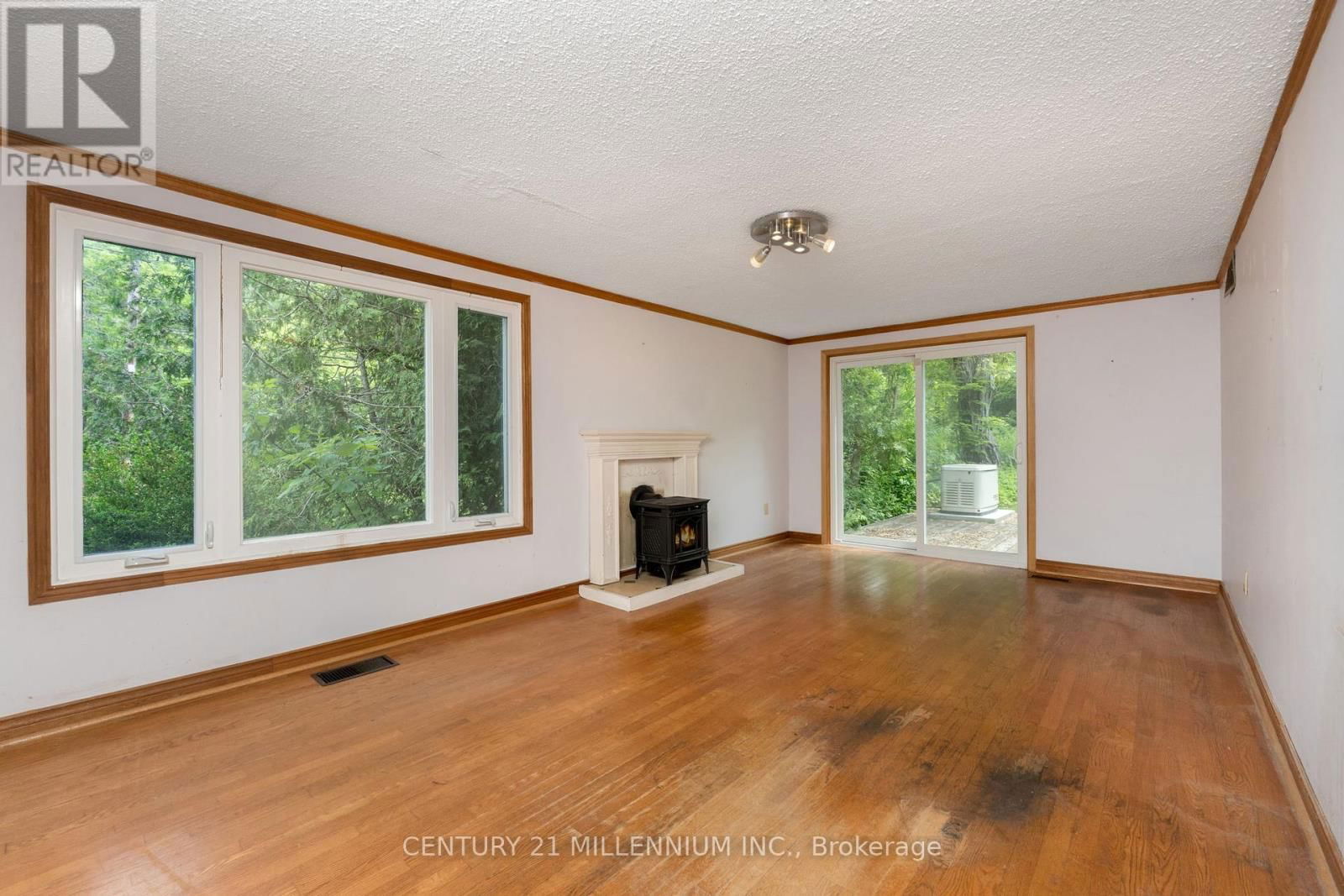 815 FORKS OF THE CREDIT ROAD Image 8