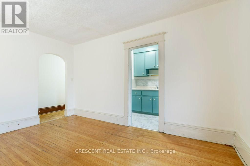 2A - 180 QUEENS DRIVE Image 12