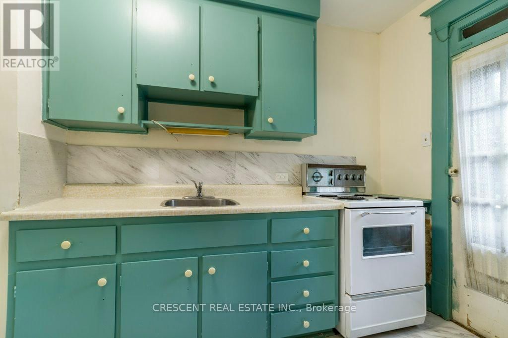 2A - 180 QUEENS DRIVE Image 17