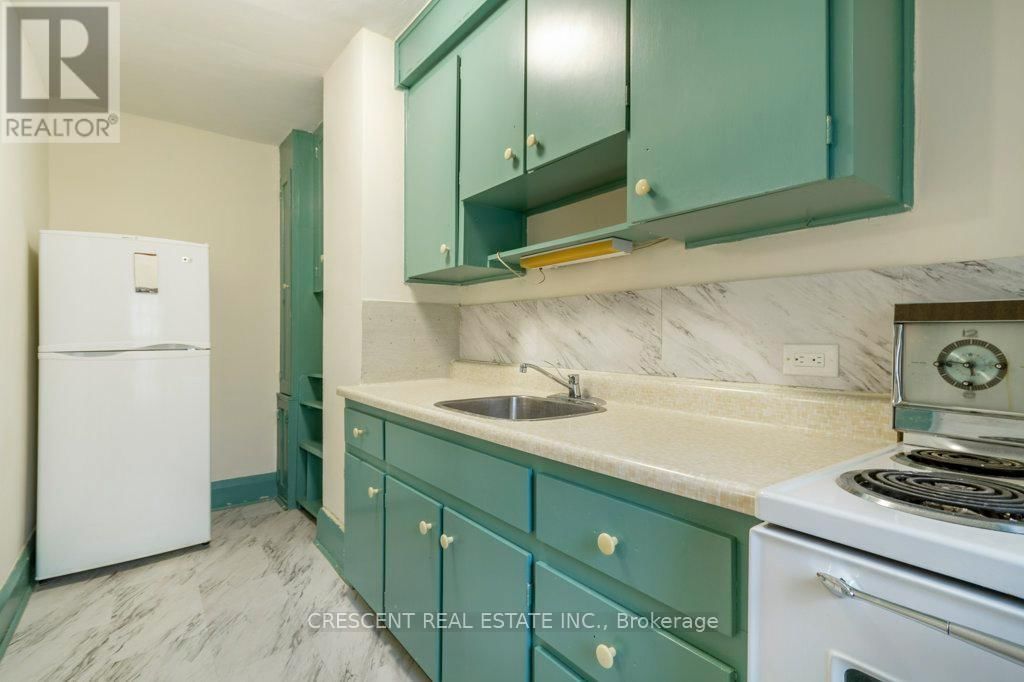2A - 180 QUEENS DRIVE Image 18