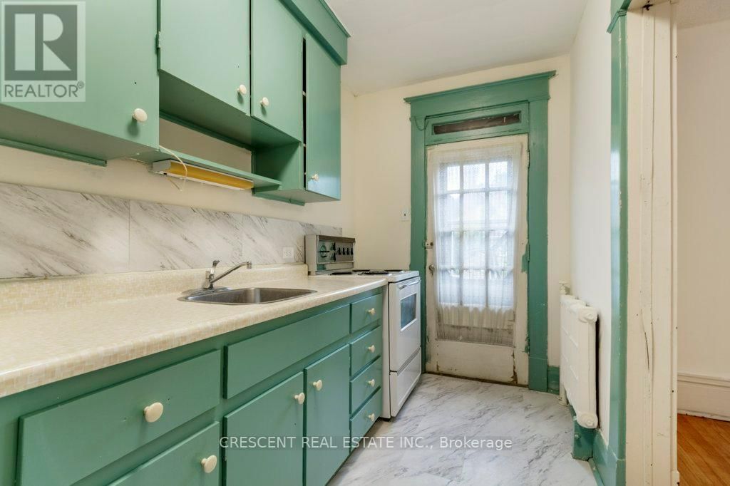 2A - 180 QUEENS DRIVE Image 19