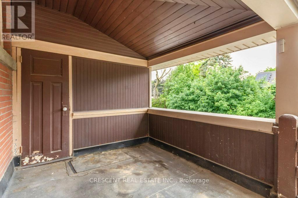 2A - 180 QUEENS DRIVE Image 20