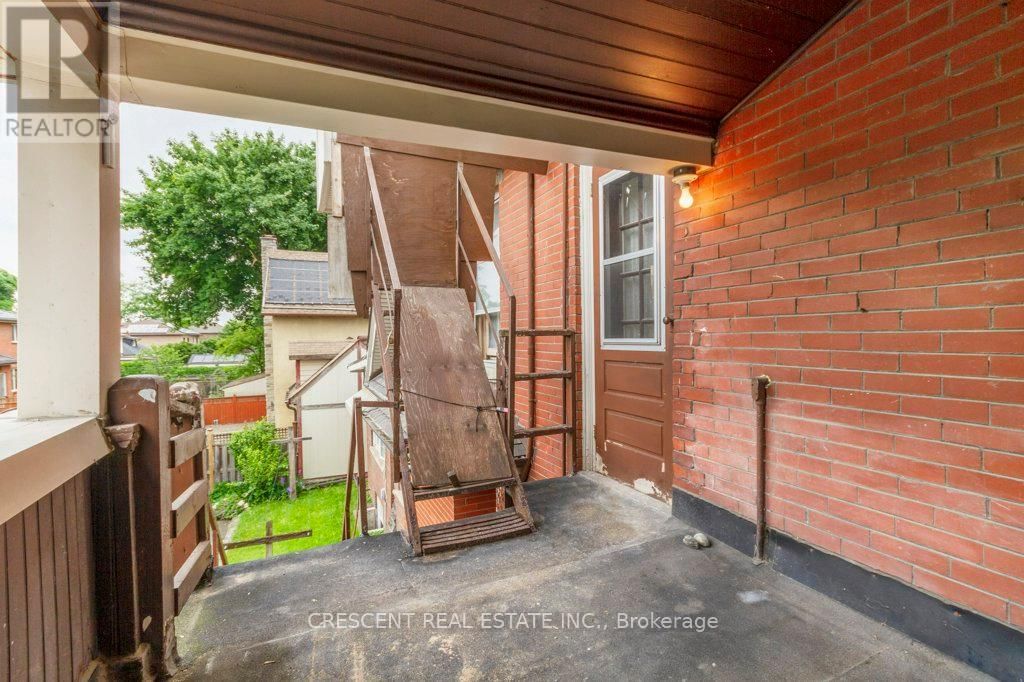 2A - 180 QUEENS DRIVE Image 21
