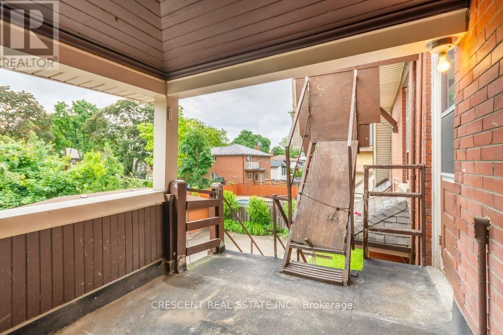 2A - 180 QUEENS DRIVE Image 22