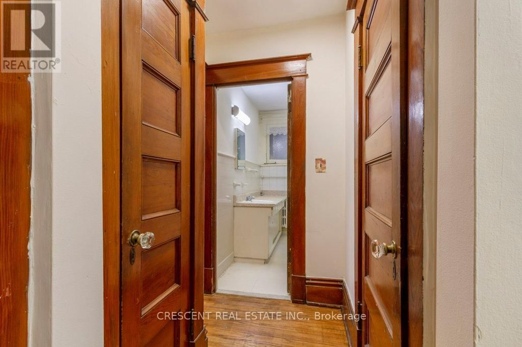 2A - 180 QUEENS DRIVE Image 23