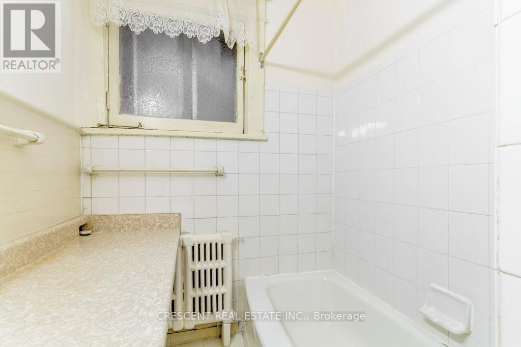 2A - 180 QUEENS DRIVE Image 25
