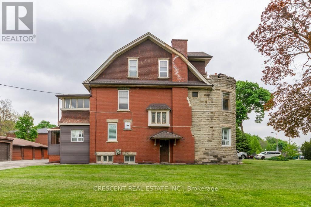 2A - 180 QUEENS DRIVE Image 3