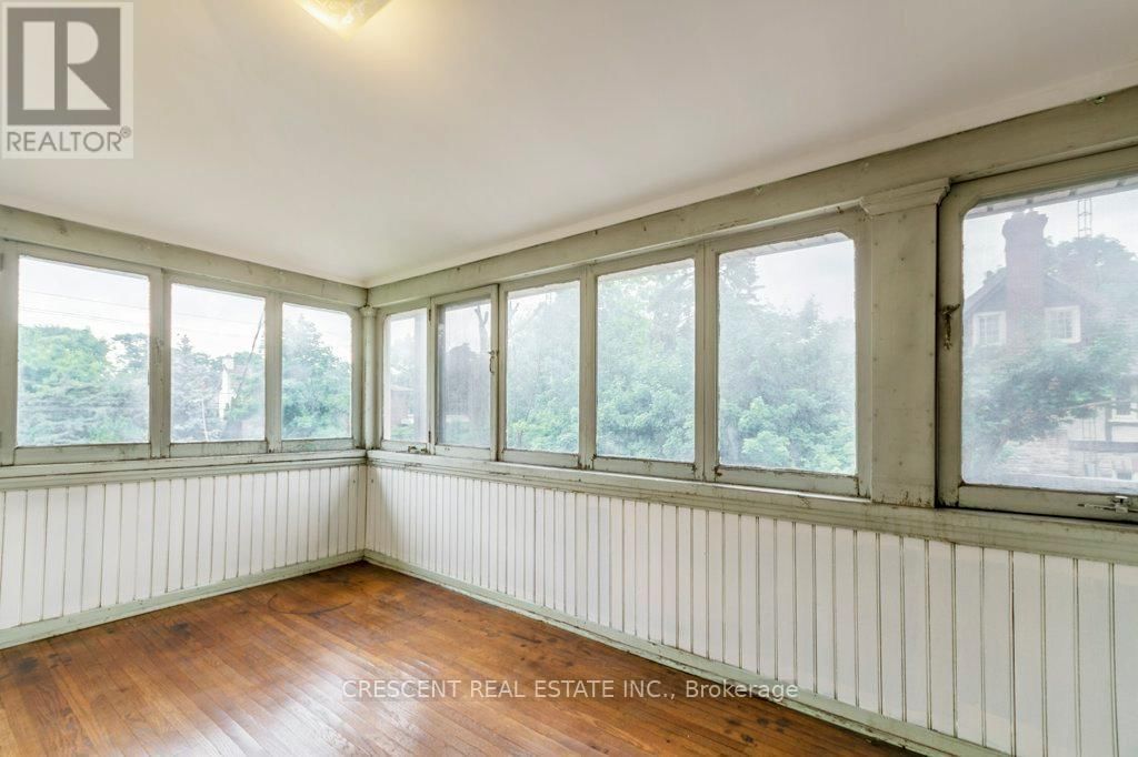 2A - 180 QUEENS DRIVE Image 32