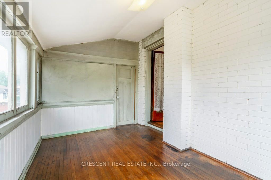 2A - 180 QUEENS DRIVE Image 34