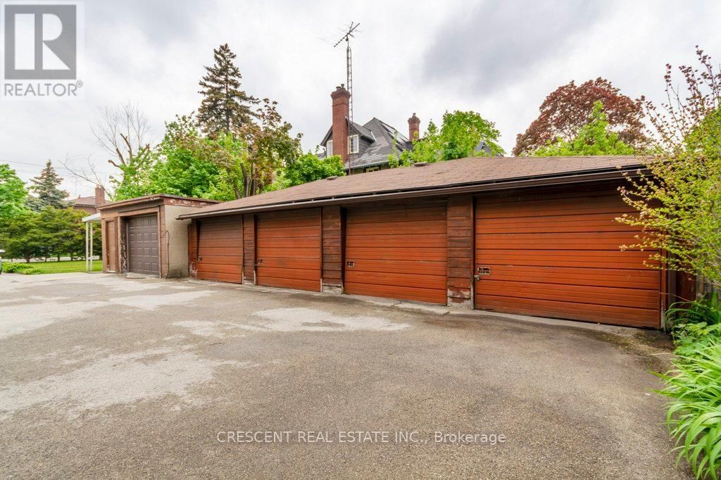 2A - 180 QUEENS DRIVE Image 6