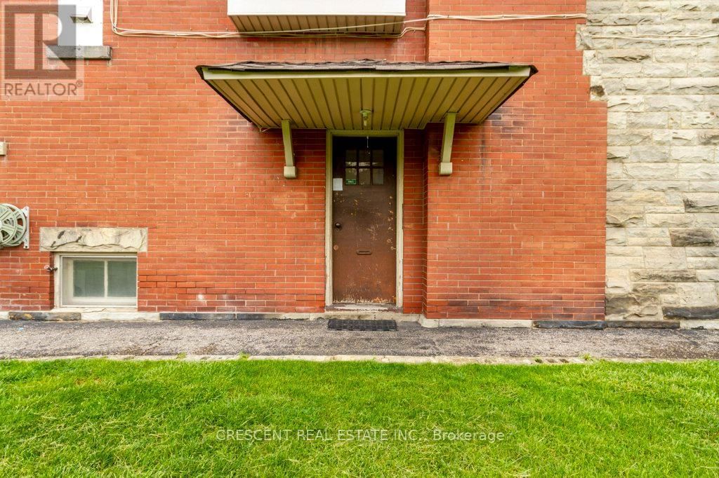 2A - 180 QUEENS DRIVE Image 7