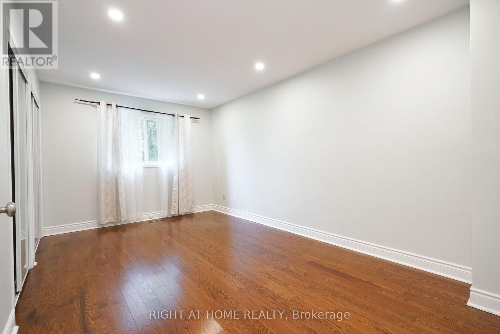 2914 PICTON PLACE Image 10