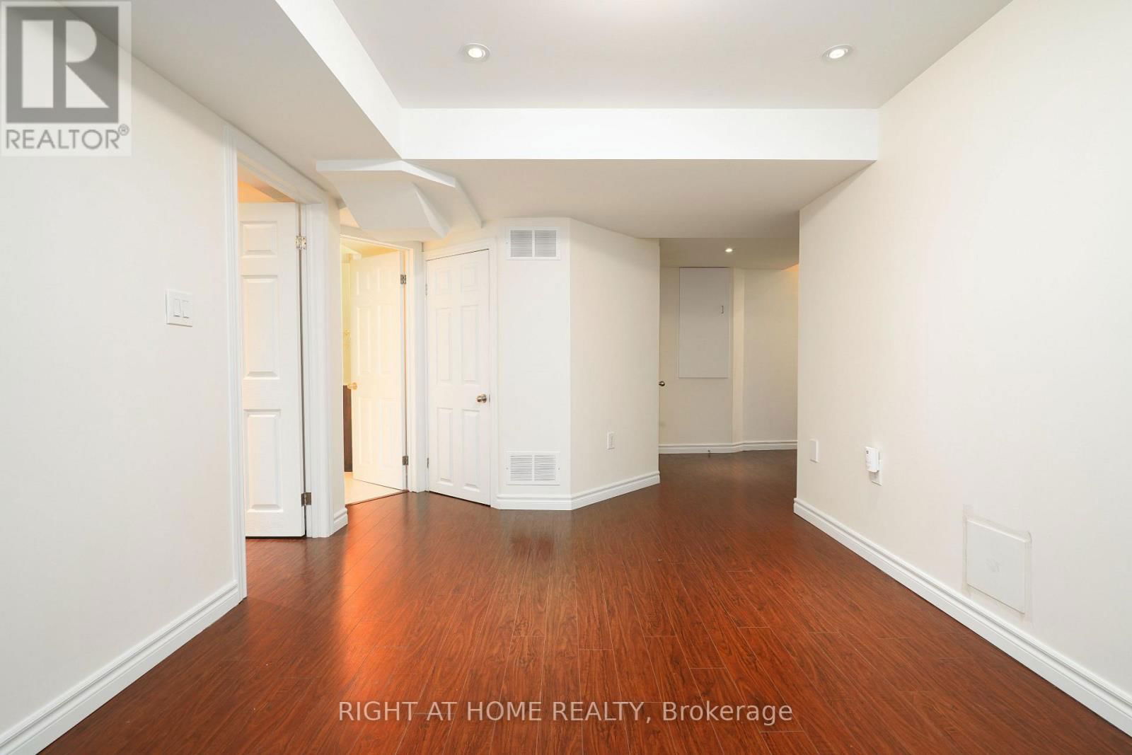 2914 PICTON PLACE Image 15