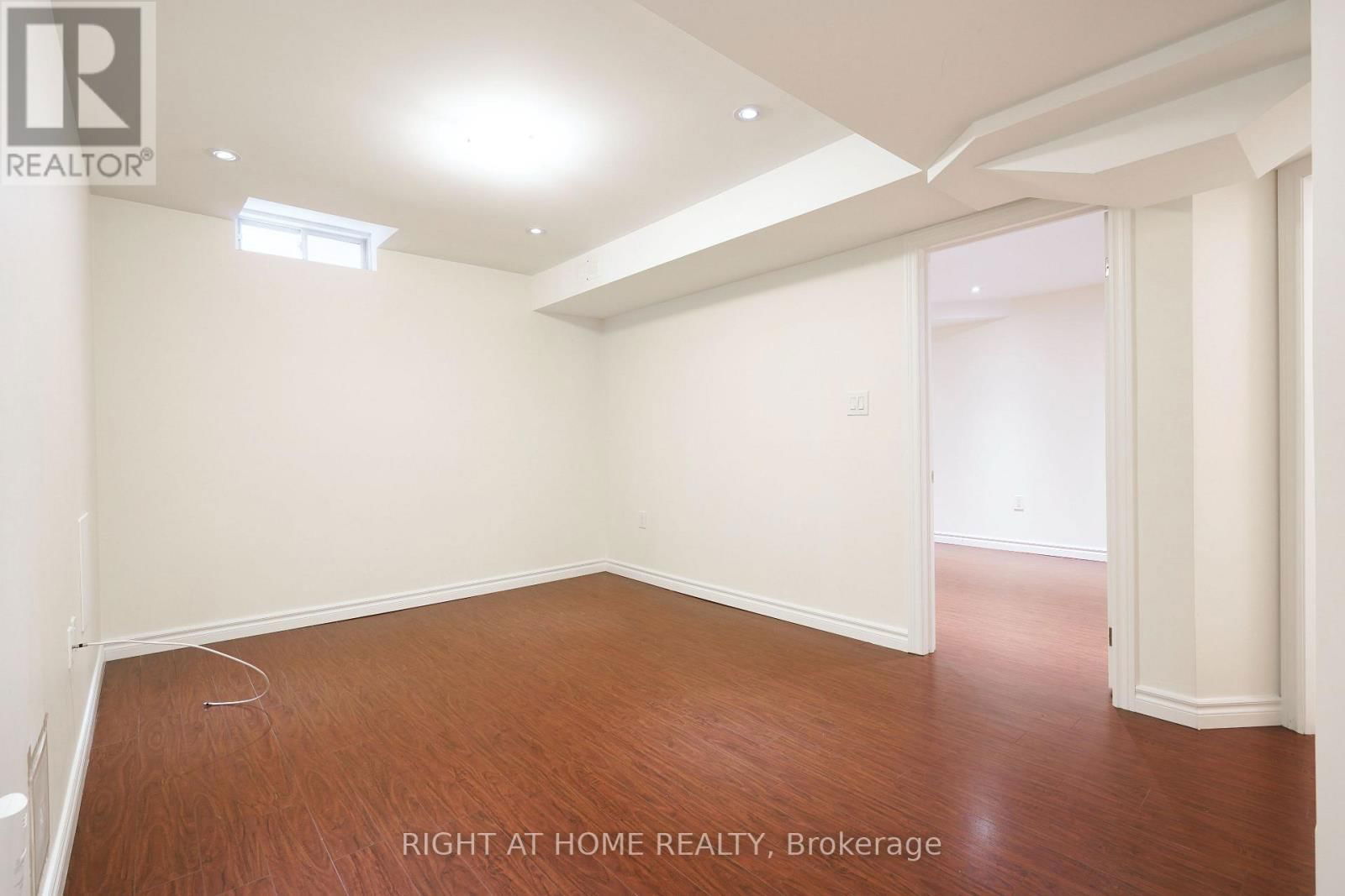 2914 PICTON PLACE Image 16