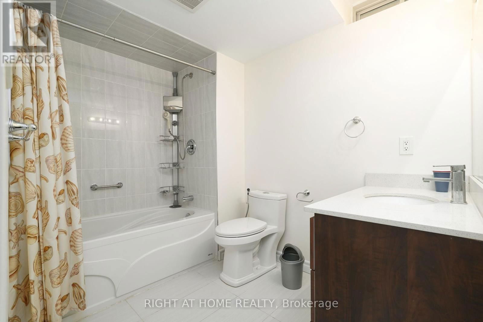 2914 PICTON PLACE Image 18