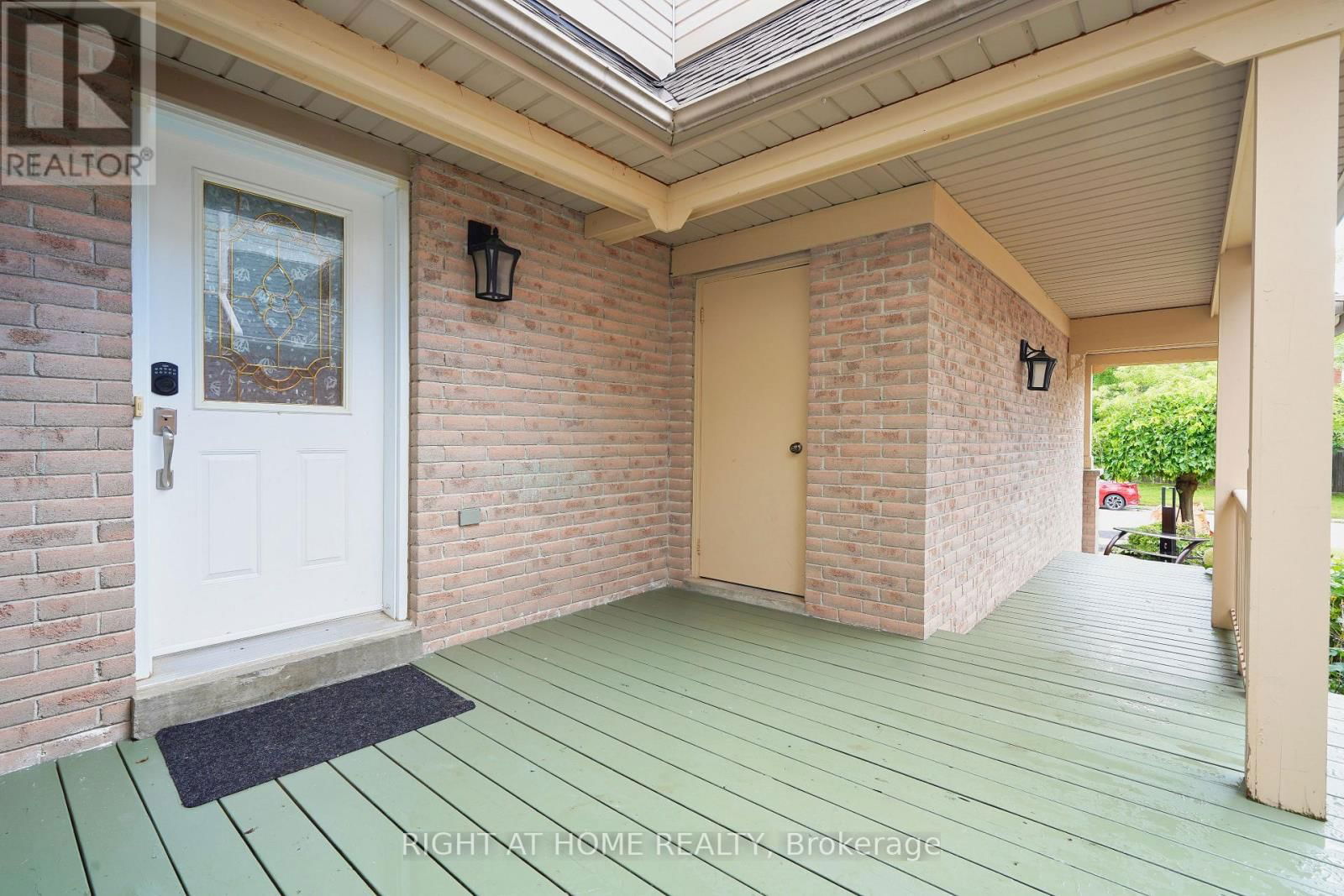 2914 PICTON PLACE Image 2
