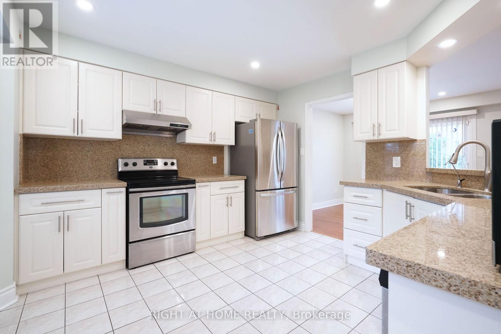 2914 PICTON PLACE Image 4