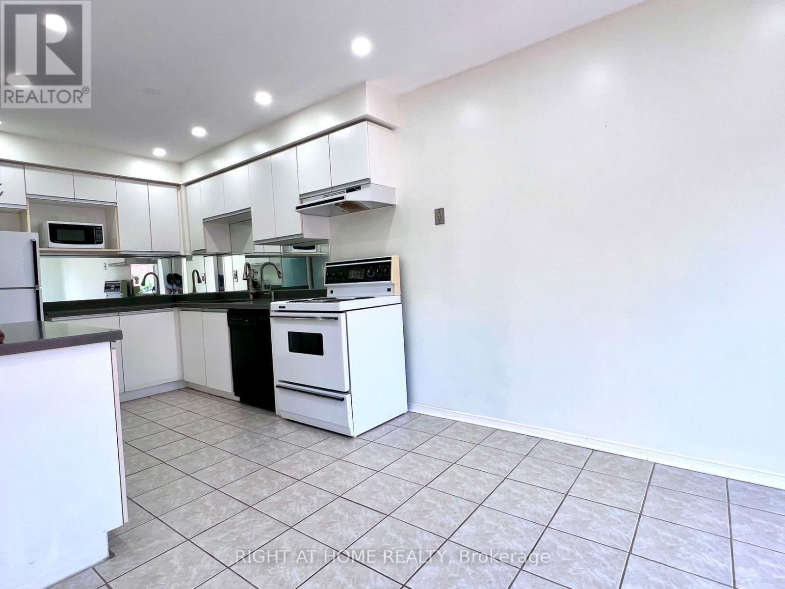 2462 STEFI TRAIL Image 13