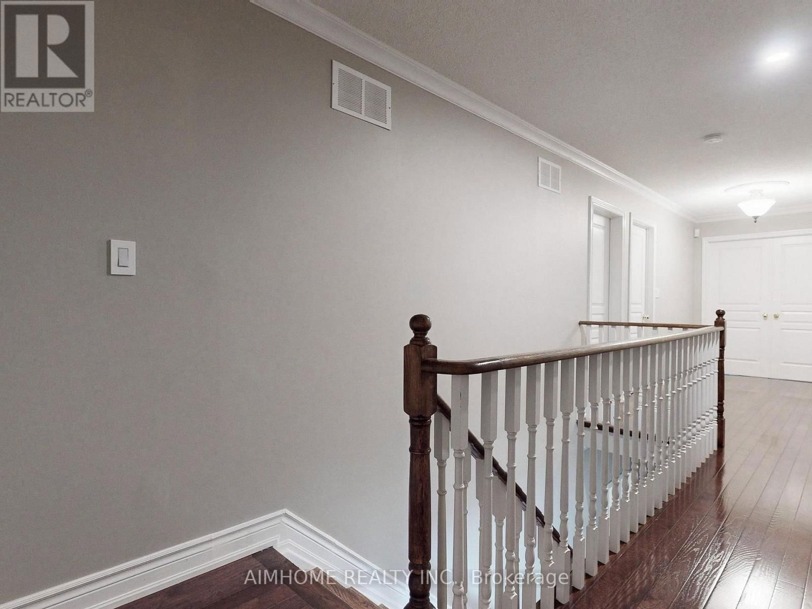 509 RAVINEVIEW WAY Image 12