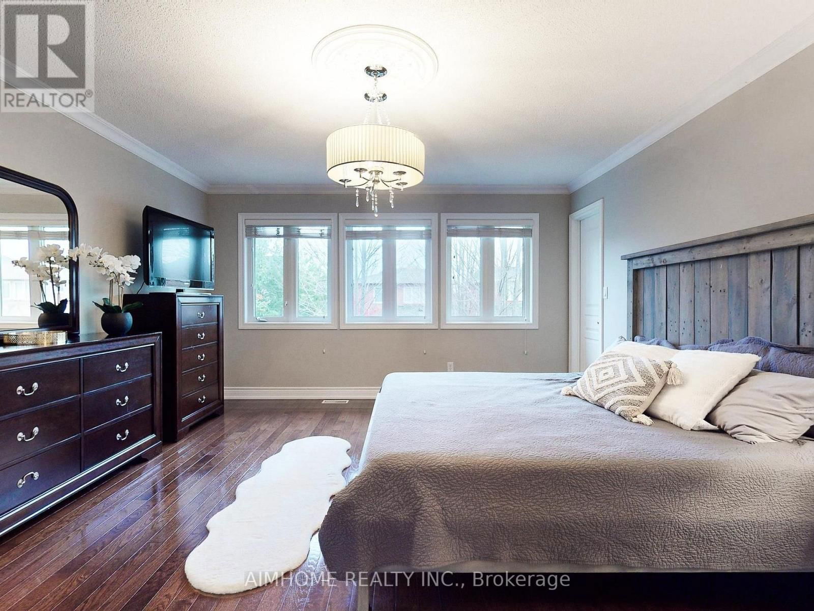 509 RAVINEVIEW WAY Image 13