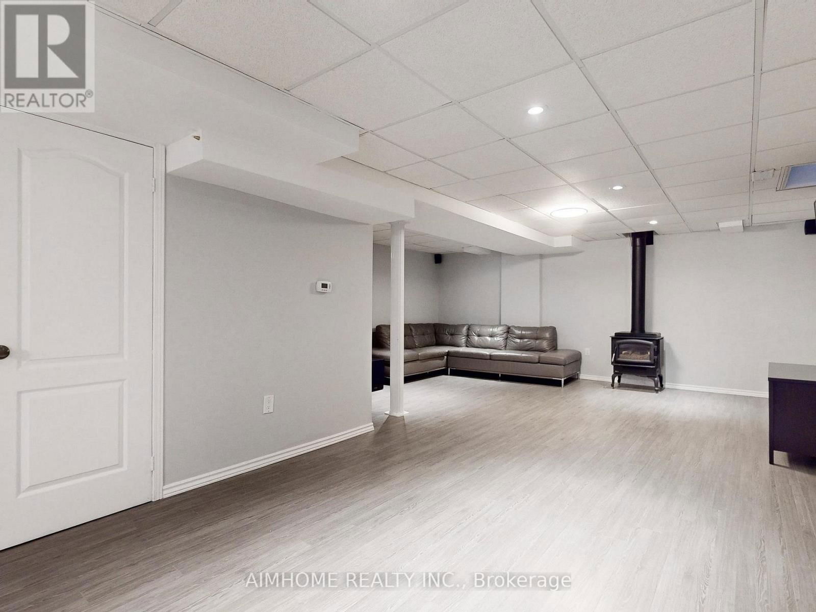 509 RAVINEVIEW WAY Image 27
