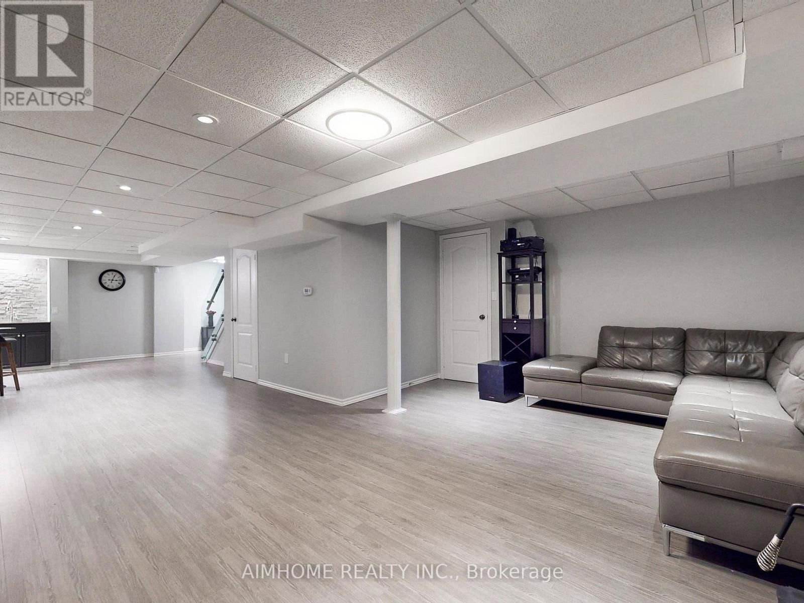 509 RAVINEVIEW WAY Image 28