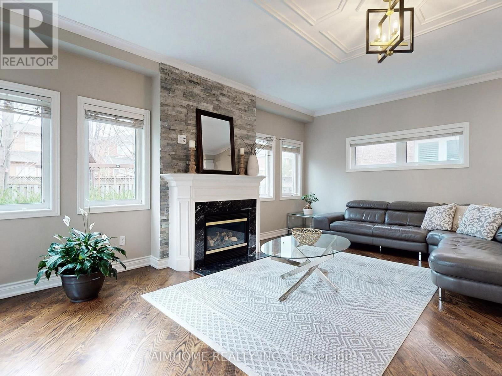 509 RAVINEVIEW WAY Image 3