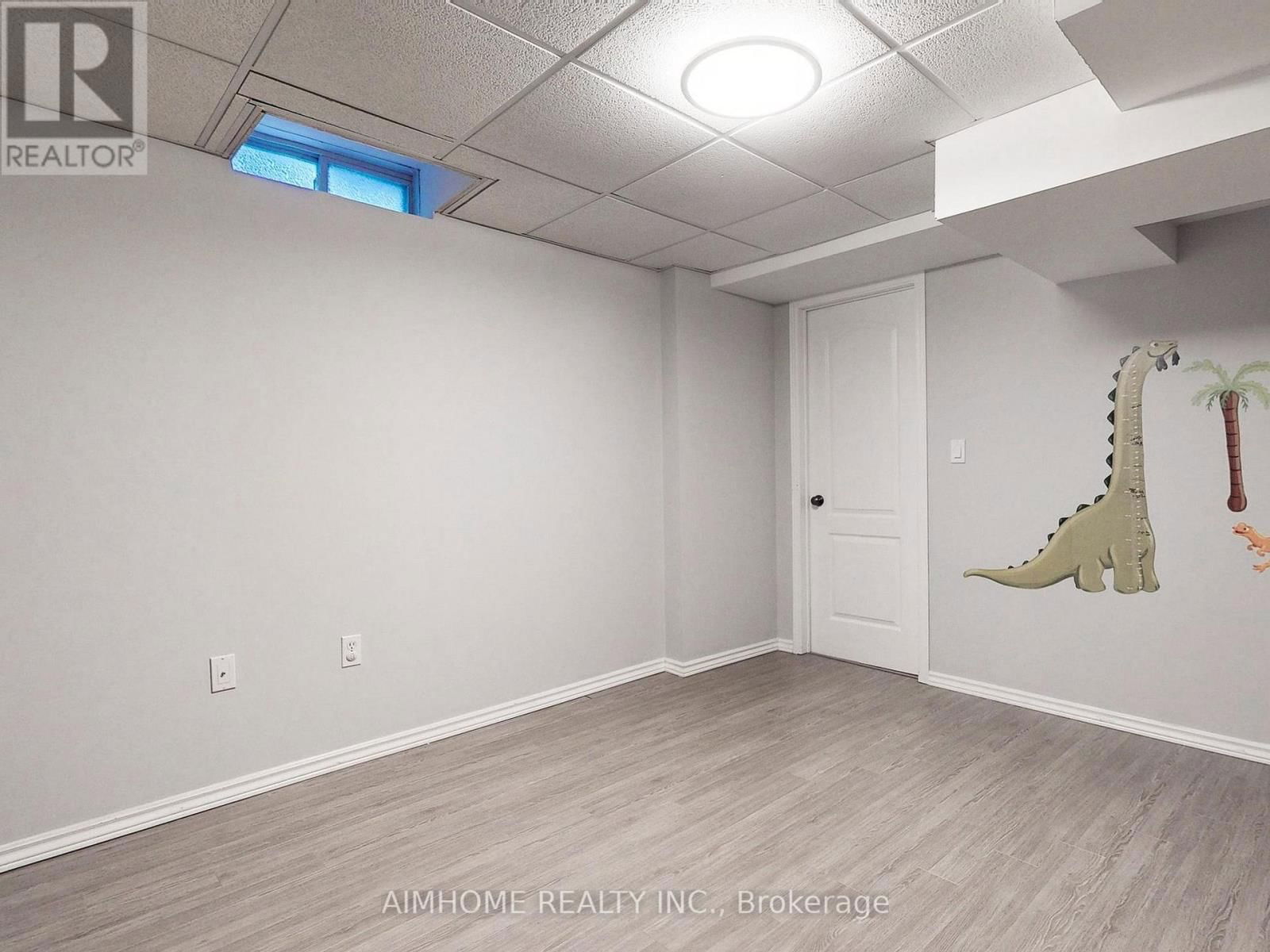 509 RAVINEVIEW WAY Image 30