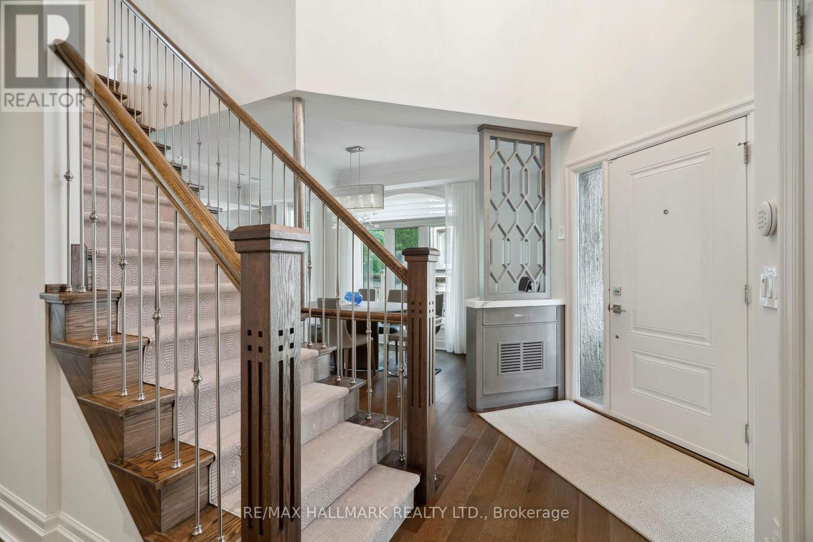 2092 PINEVALLEY CRESCENT Image 13