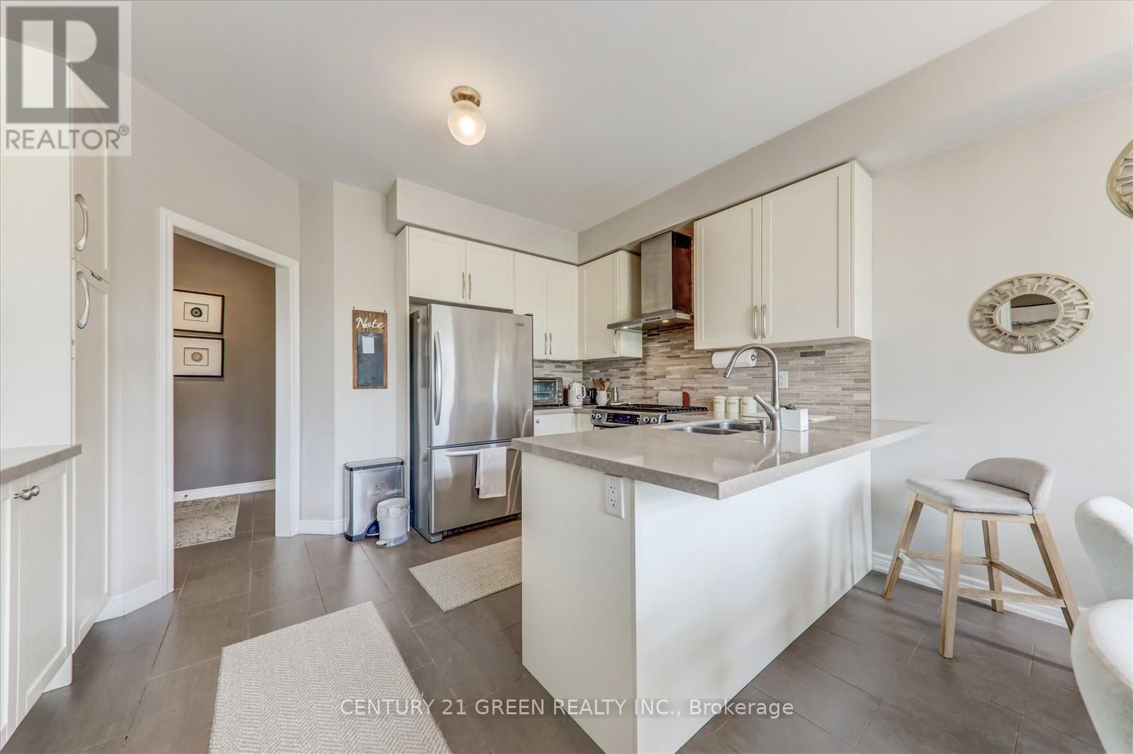 610 NAIRN CIRCLE WEST Image 10