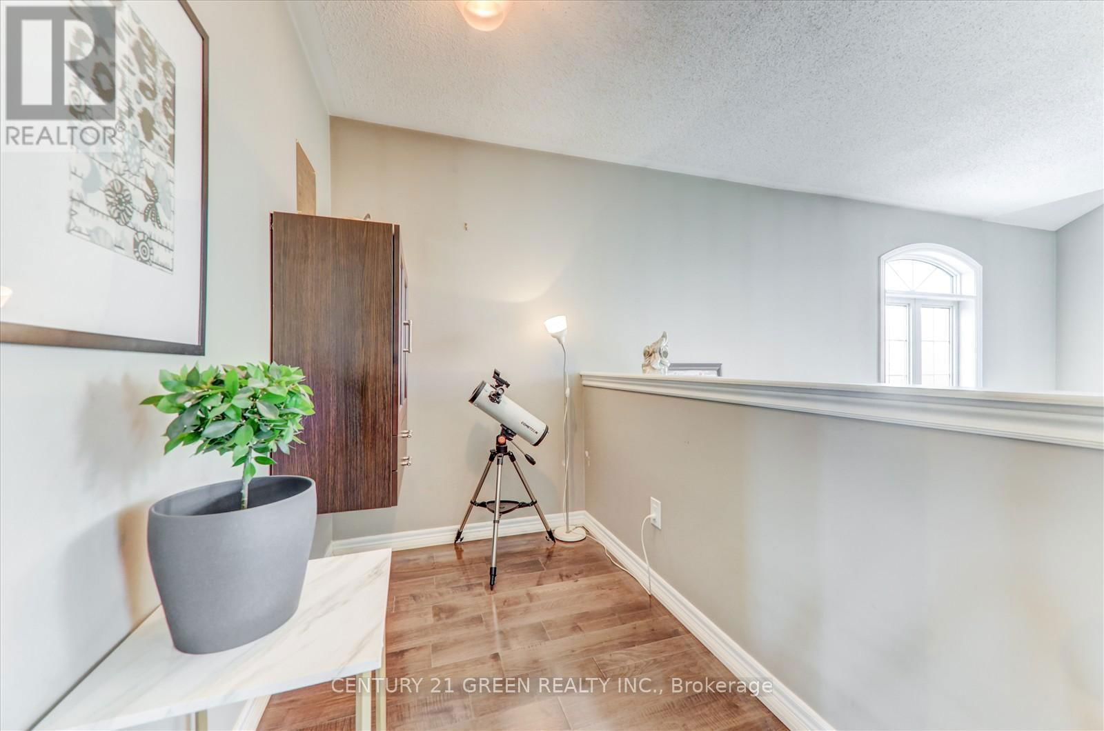 610 NAIRN CIRCLE WEST Image 17