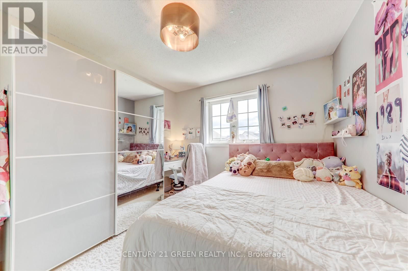610 NAIRN CIRCLE WEST Image 23