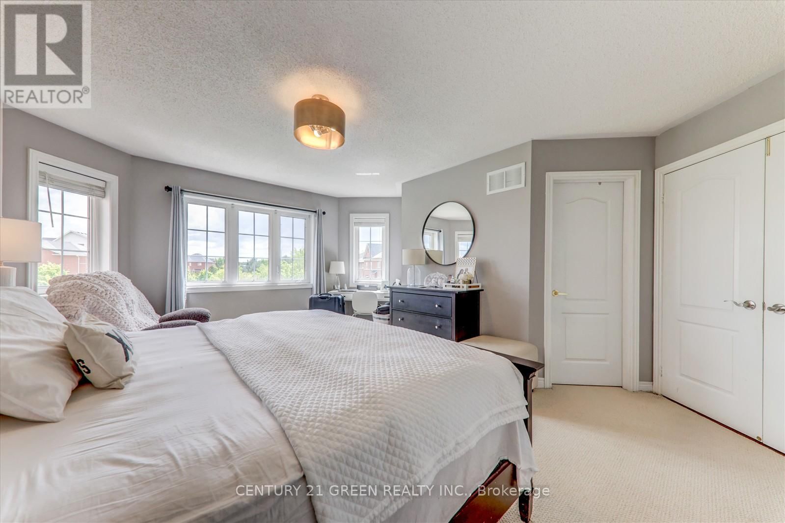 610 NAIRN CIRCLE WEST Image 25