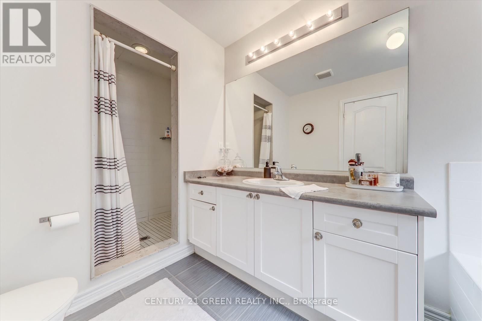 610 NAIRN CIRCLE WEST Image 26