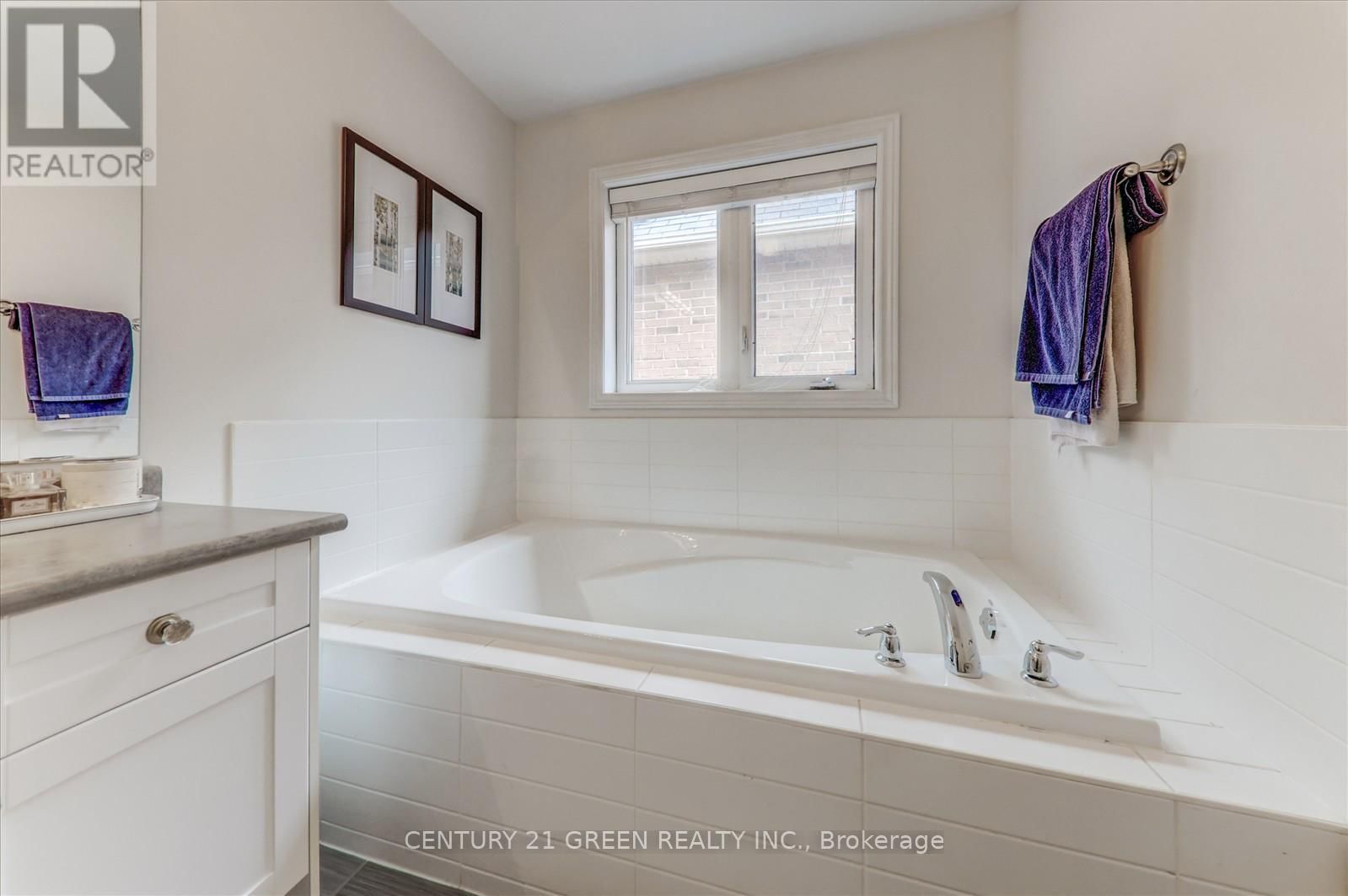610 NAIRN CIRCLE WEST Image 27