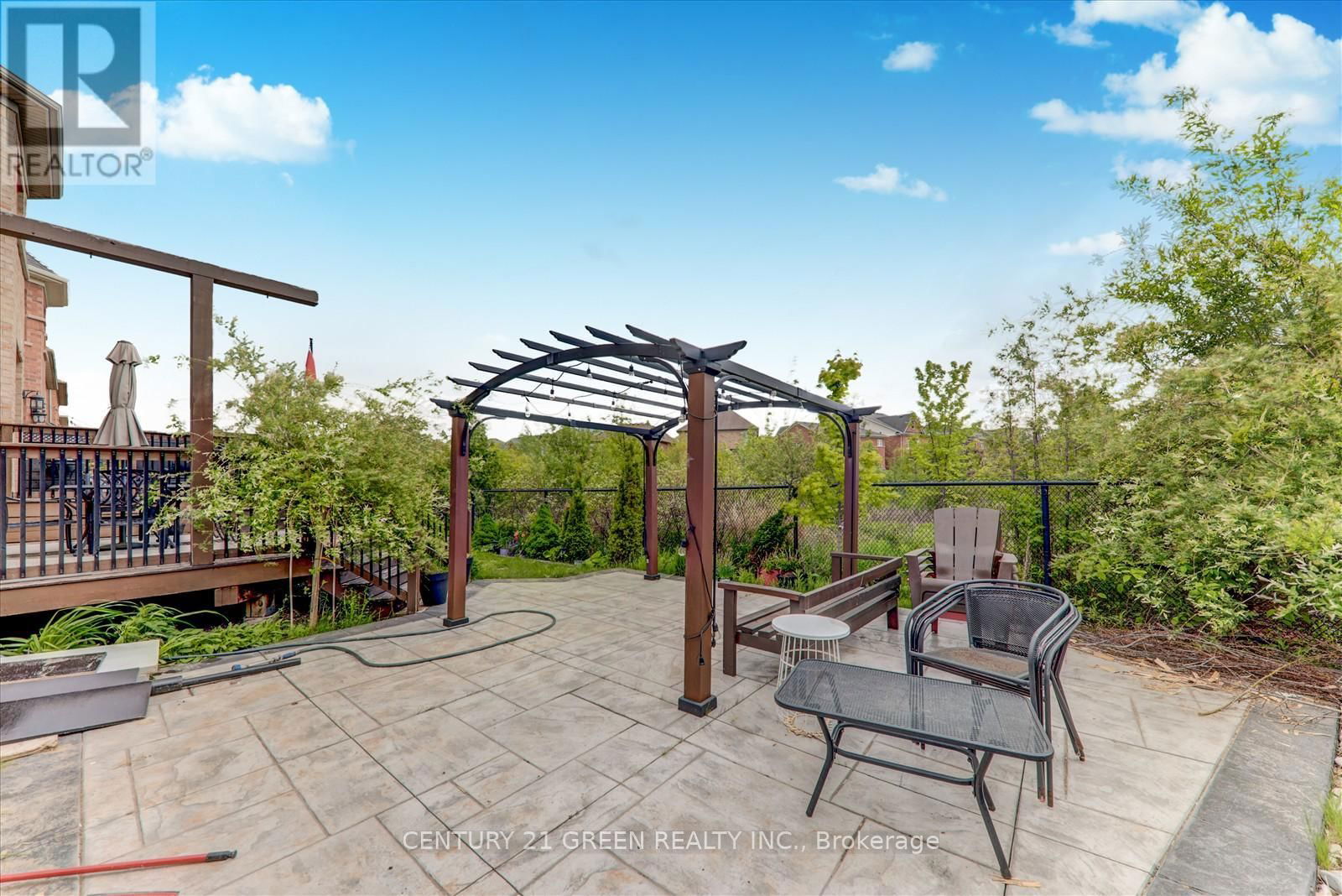610 NAIRN CIRCLE WEST Image 30