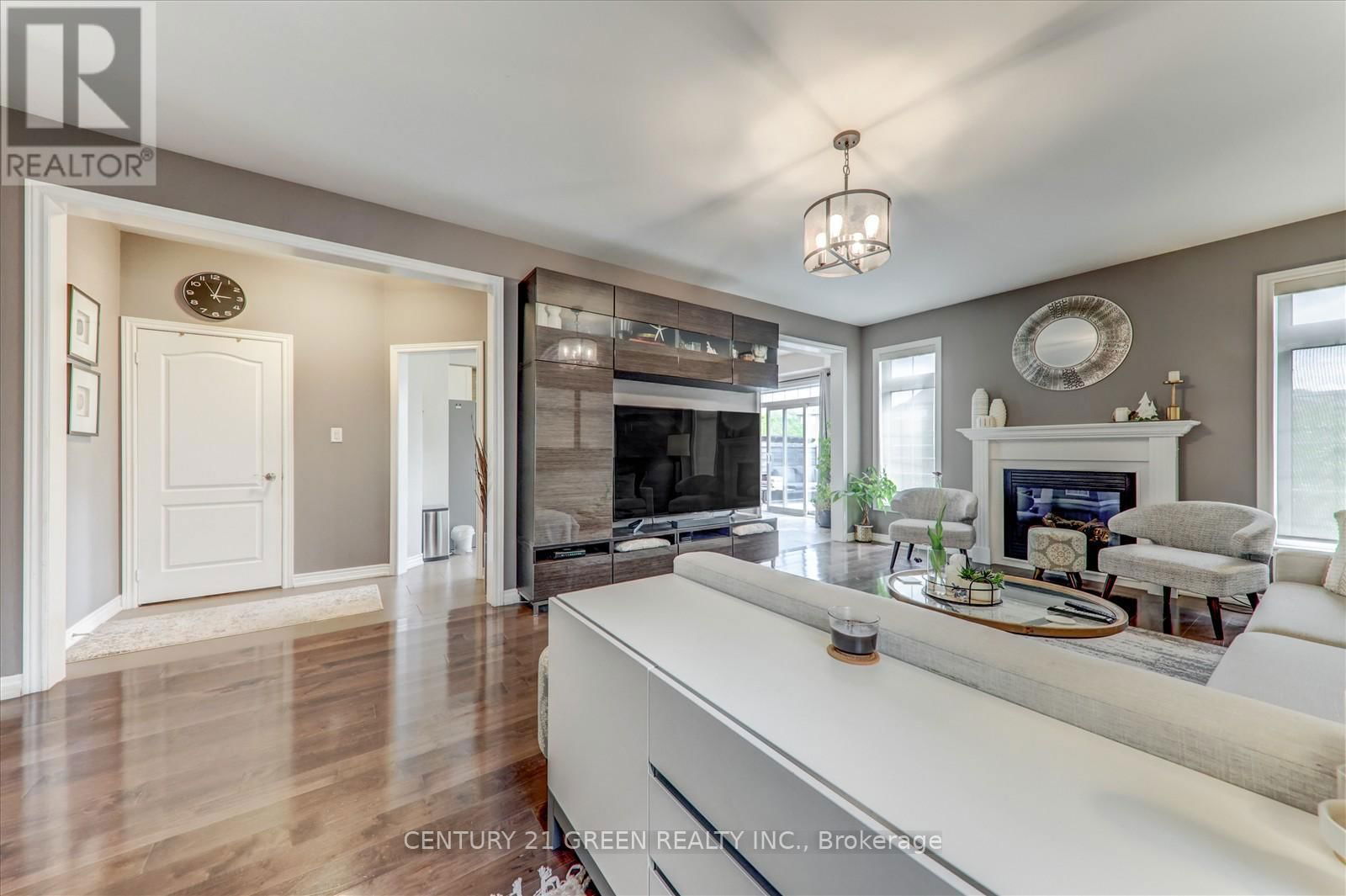 610 NAIRN CIRCLE WEST Image 6