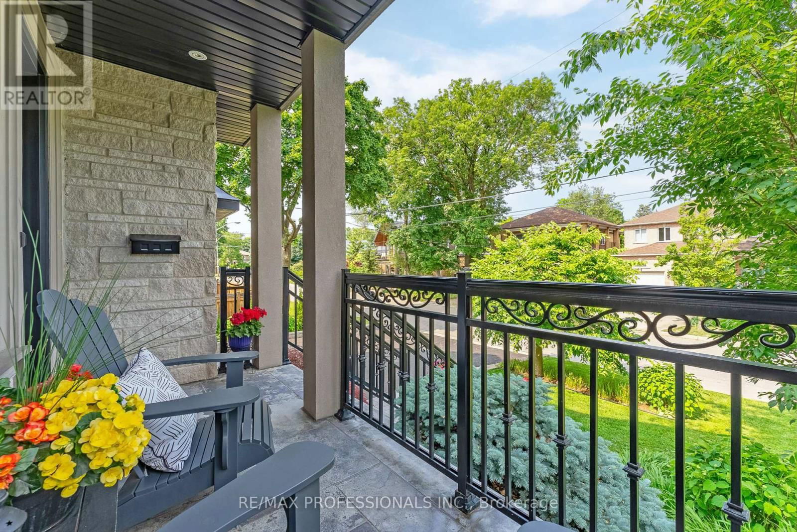 12 BROWNLEA AVENUE Image 2