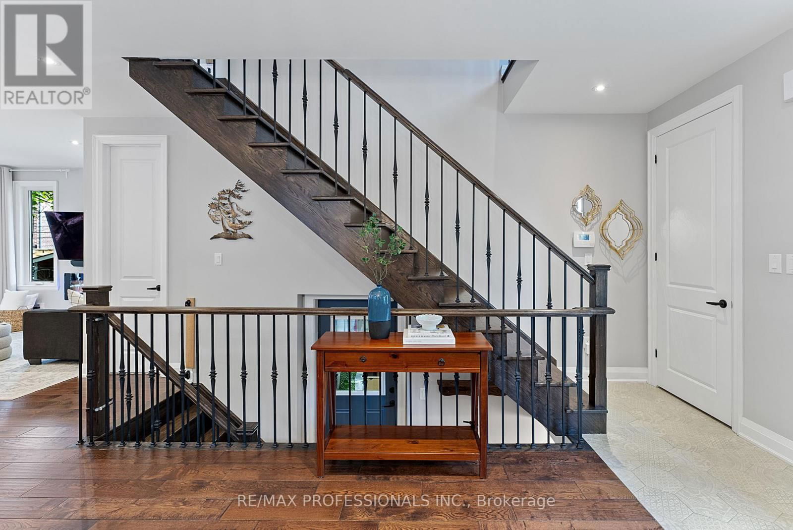 12 BROWNLEA AVENUE Image 4