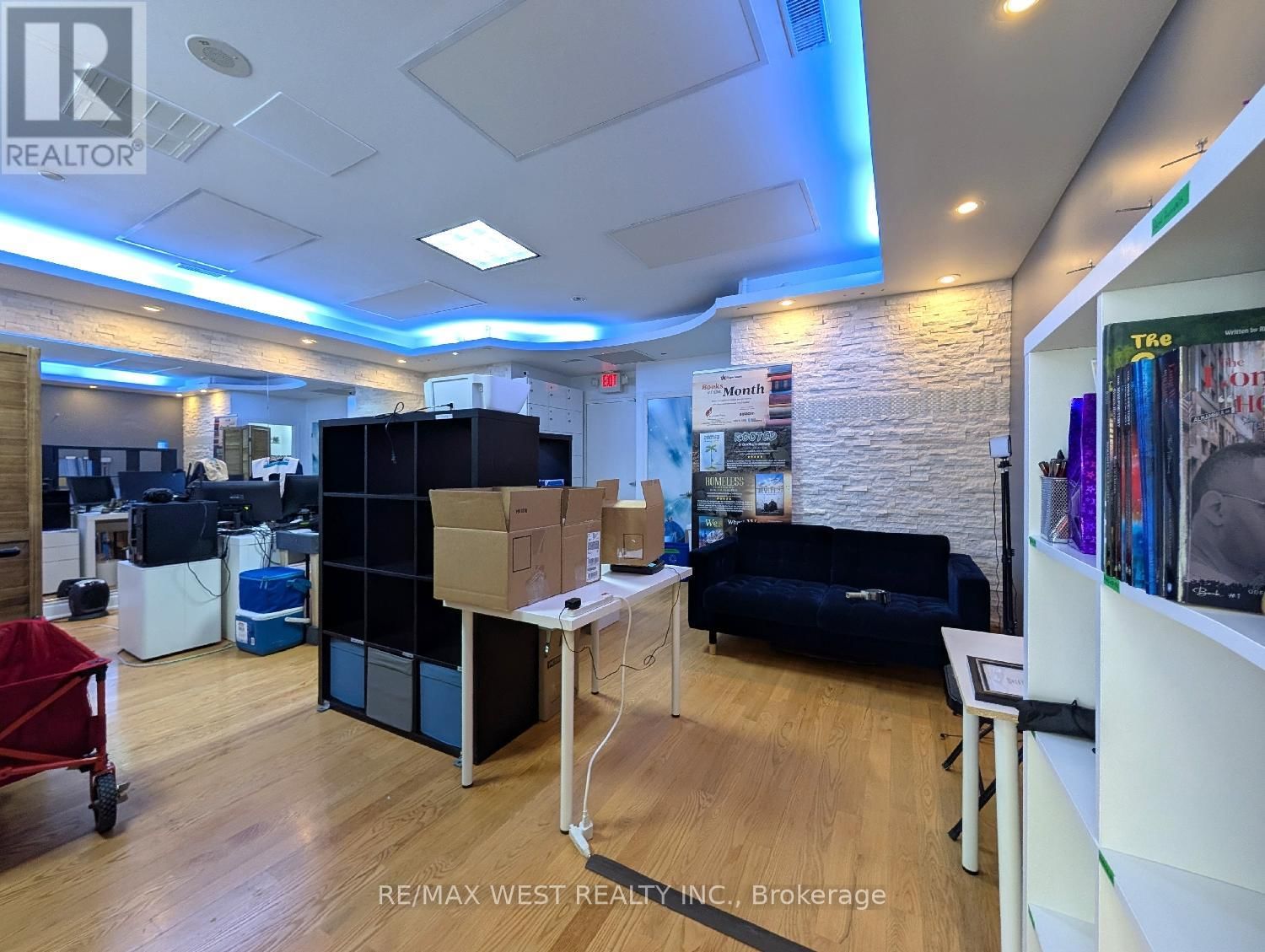 413 KEELE STREET Image 14