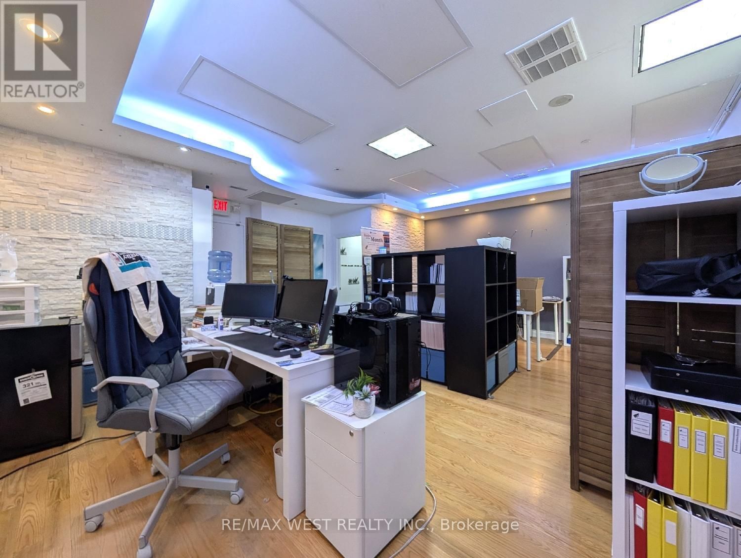413 KEELE STREET Image 15