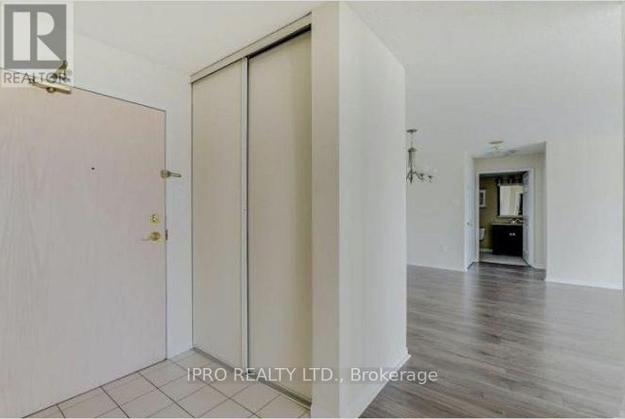#905 - 400 WEBB DRIVE Image 1