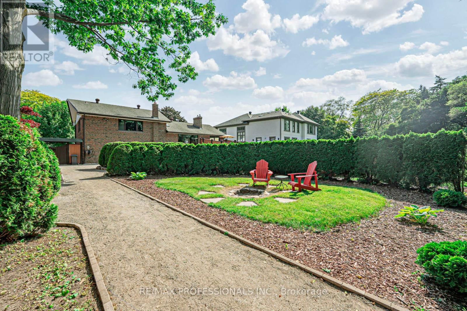 1746 LINCOLNSHIRE BOULEVARD Image 14