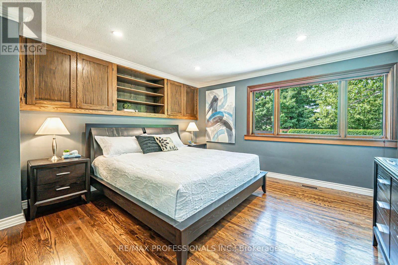 1746 LINCOLNSHIRE BOULEVARD Image 37