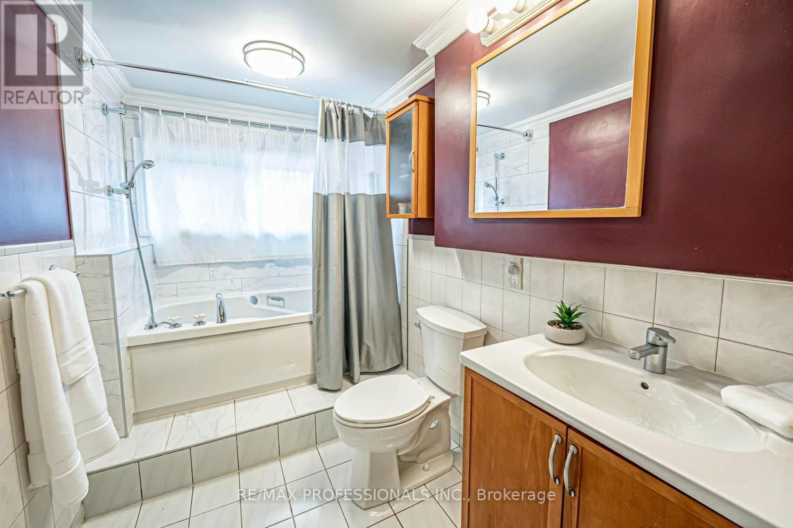 1746 LINCOLNSHIRE BOULEVARD Image 43