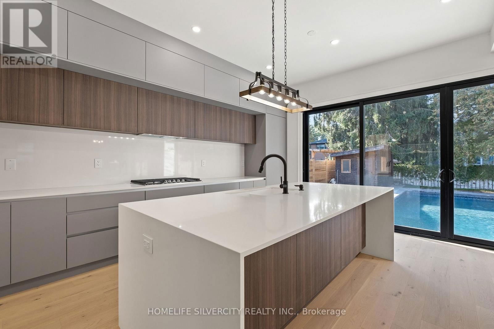 1610 KENMUIR AVENUE Image 19