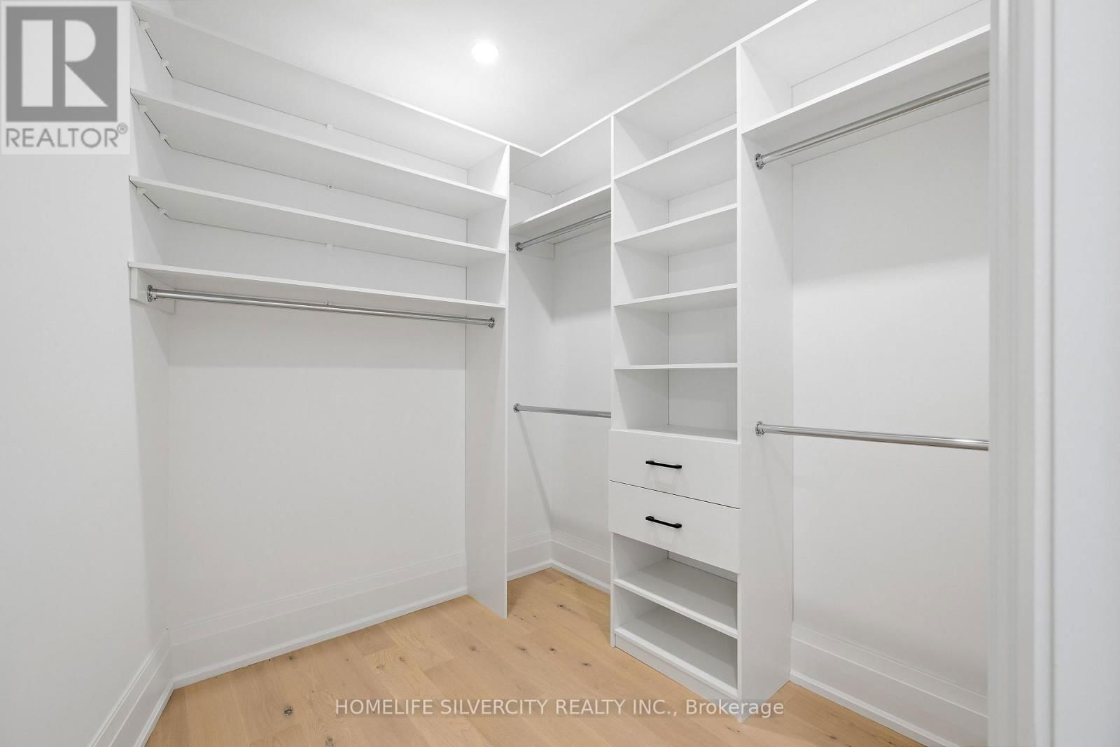 1610 KENMUIR AVENUE Image 23