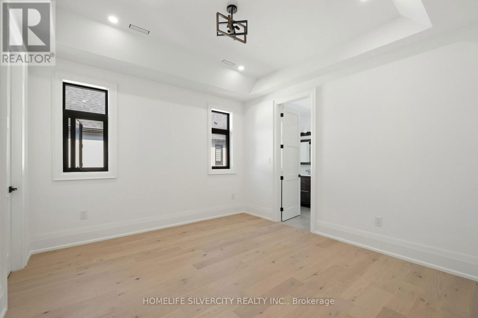 1610 KENMUIR AVENUE Image 27
